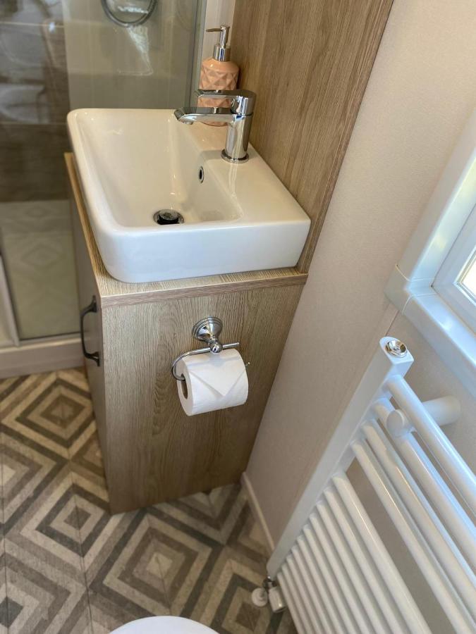Lake District Prestige Caravan, 3 Bedrooms, Sleeps 8 On Haven Holiday Park Flookburgh Экстерьер фото